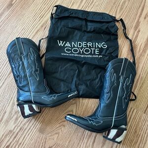 wandering coyote boots